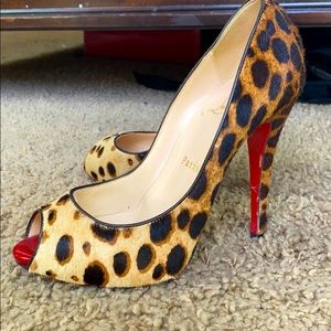 Christian Louboutin peep toe